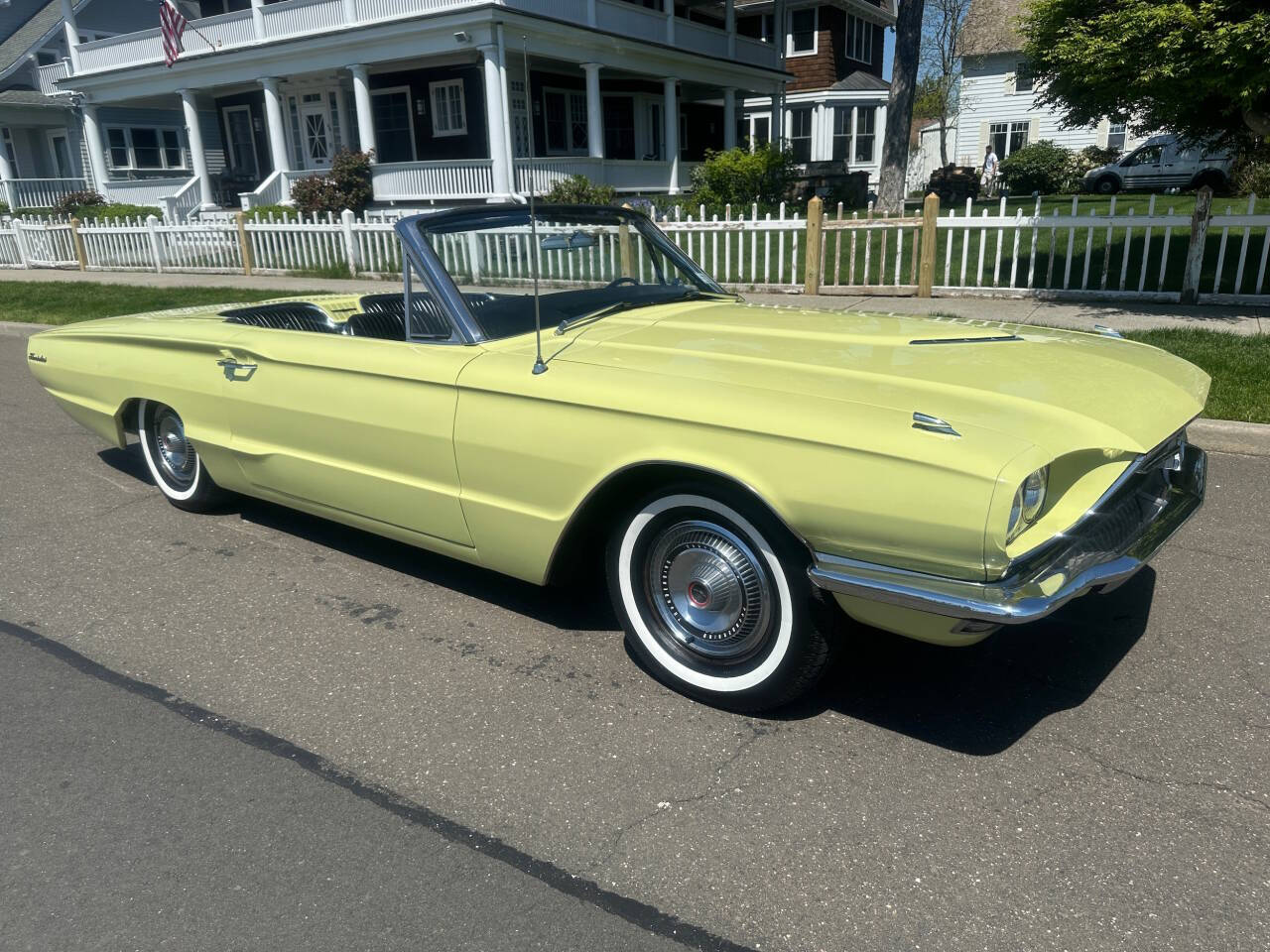 1966 Ford Thunderbird 2