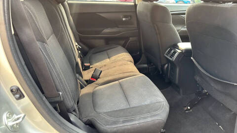 2020 Mitsubishi Outlander ES