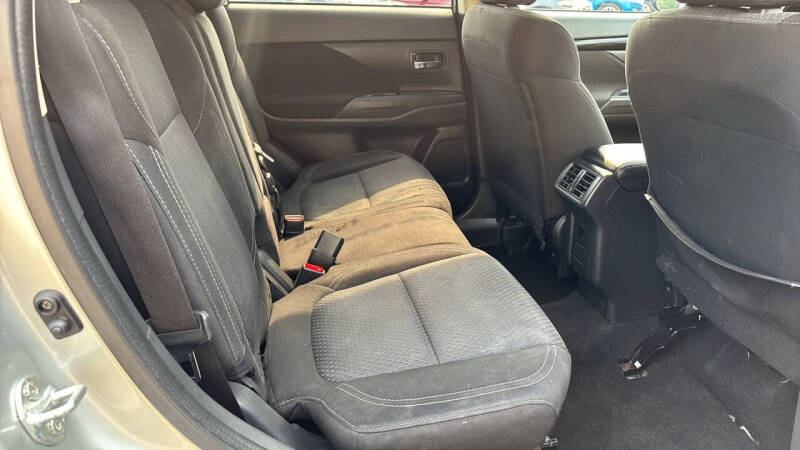 2020 Mitsubishi Outlander ES