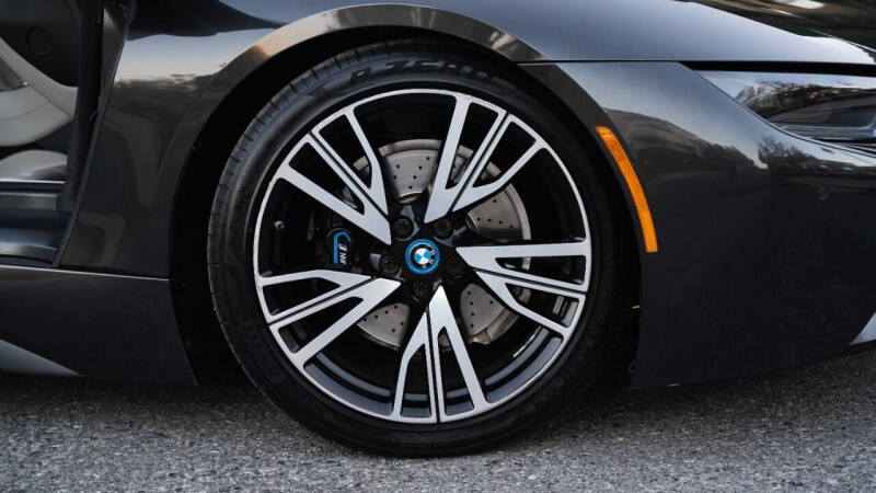 2015 BMW i8 null photo 2