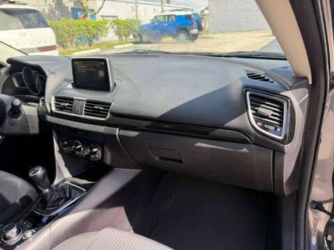 2016 Mazda MAZDA3 i Sport