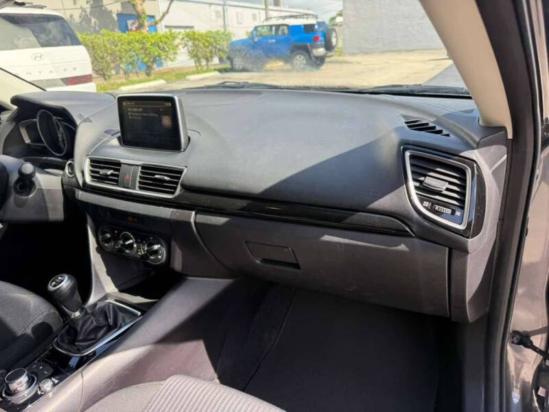 2016 Mazda MAZDA3 i Sport