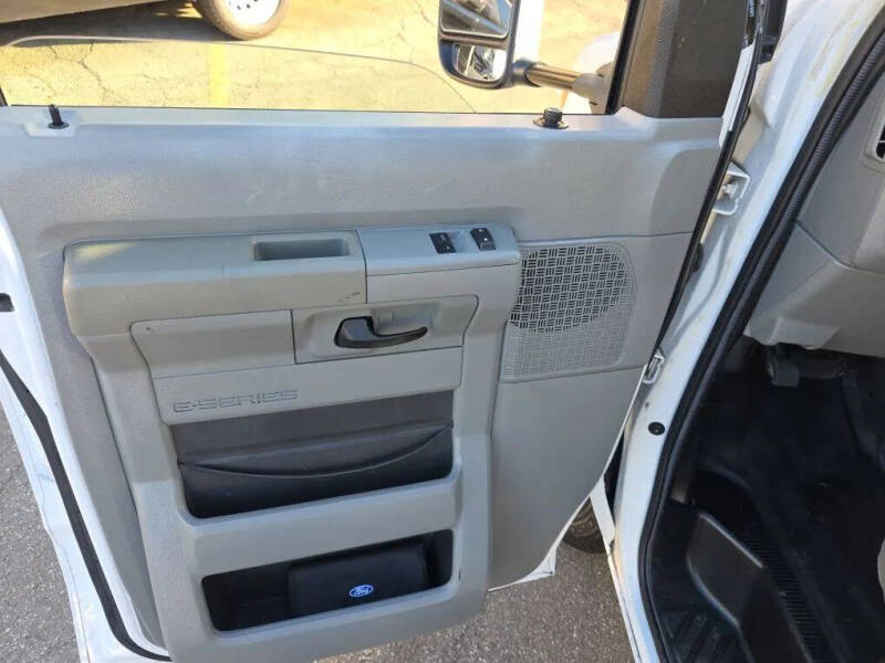 2011 Ford E-Series E-350 SD