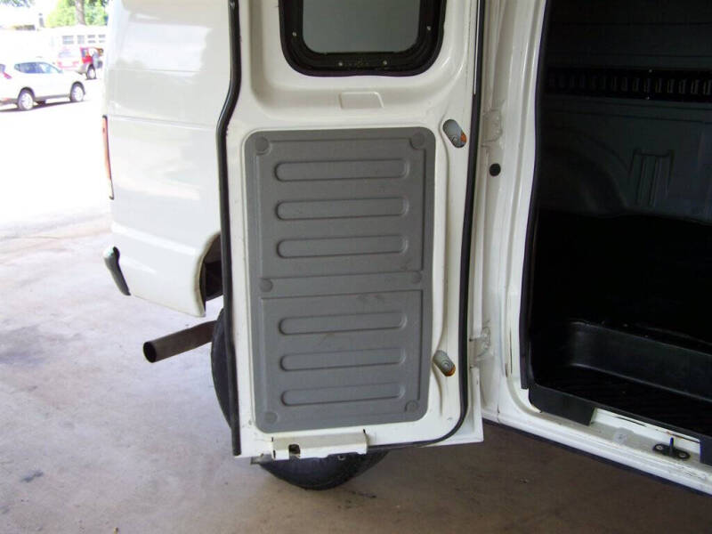 2005 Ford E-Series E-350 SD