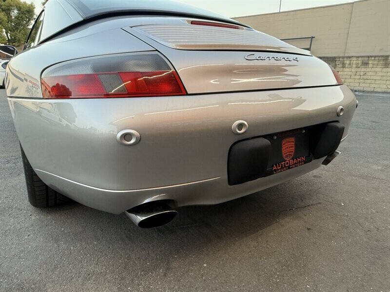 2000 Porsche 911 Carrera
