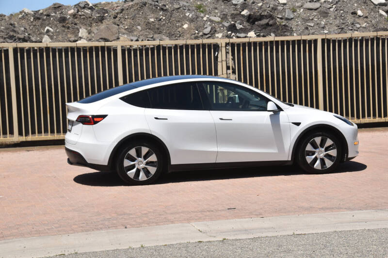 2021 Tesla Model Y Long Range photo 19