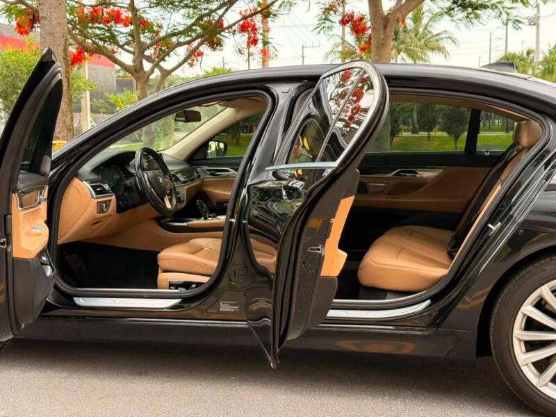 2017 BMW 7 Series 740i