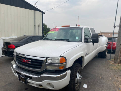 2007 GMC Sierra 3500 Classic for sale at BELOW BOOK AUTO SALES in Idaho Falls ID