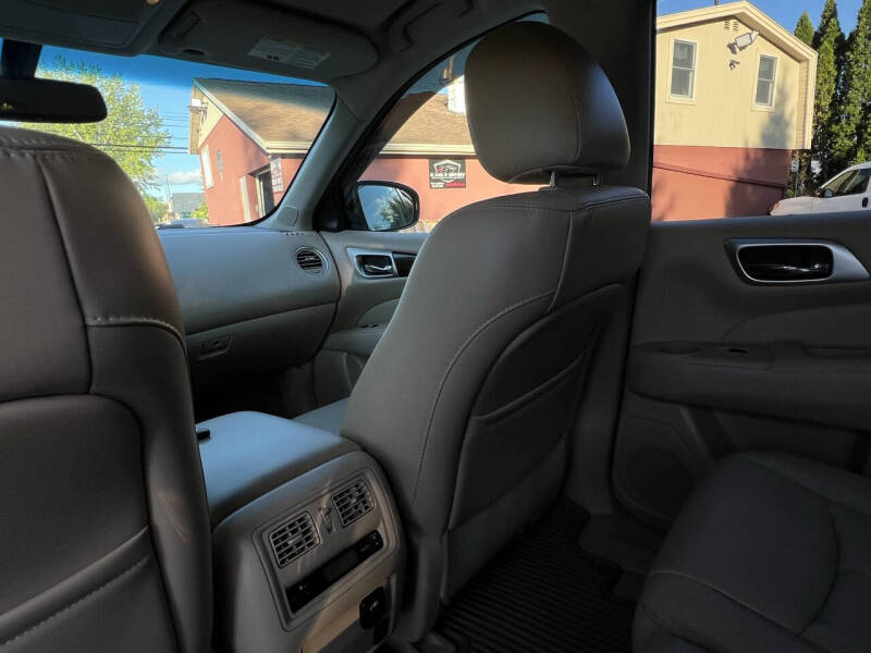 2014 Nissan Pathfinder Platinum