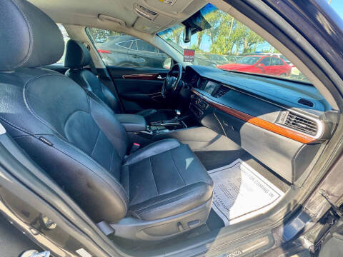 2018 Kia Cadenza Premium