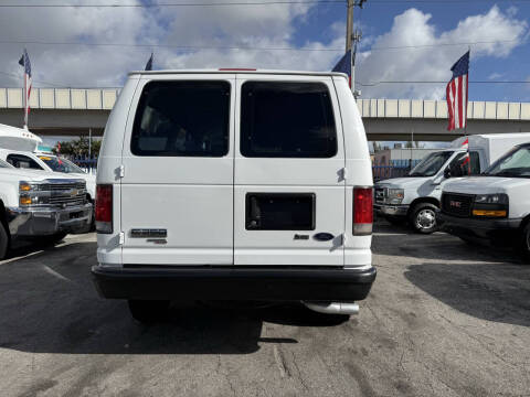 2012 Ford E-350