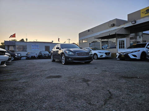 2012 Infiniti M37