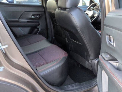 2025 Nissan Kicks SR