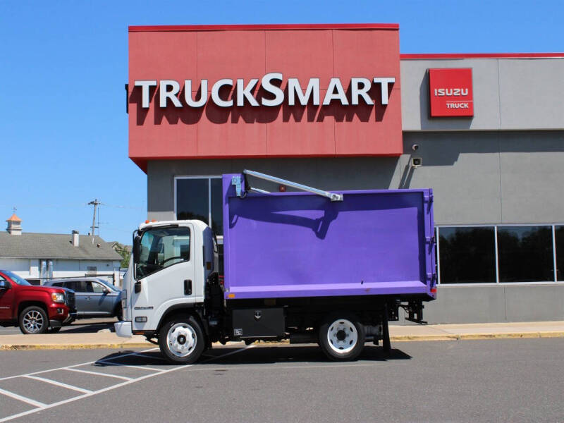 2023 Isuzu NPR-HD