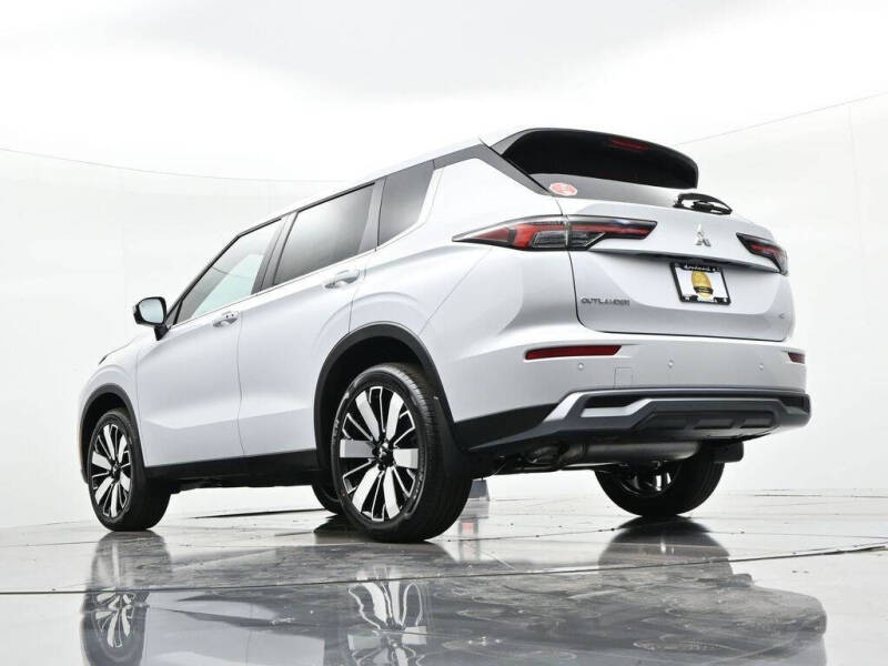 2026 Mitsubishi Outlander SE