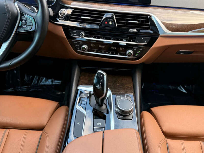 2019 BMW 5 Series 540i