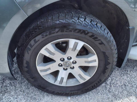 2008 Nissan Pathfinder LE