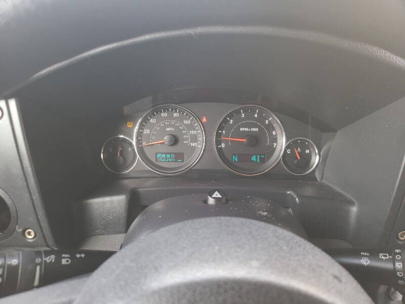 2007 Jeep Commander Sport