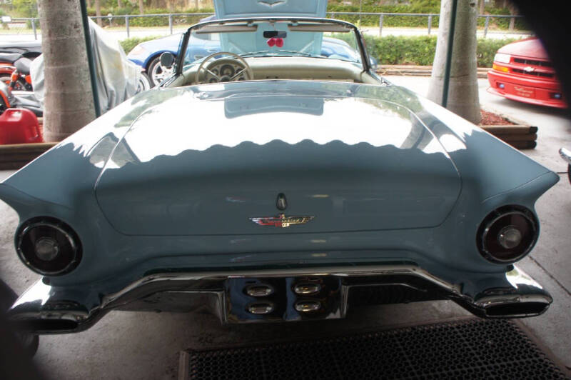 1957 Ford Thunderbird