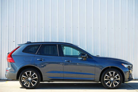 2023 Volvo XC60 B5 Plus Dark Theme