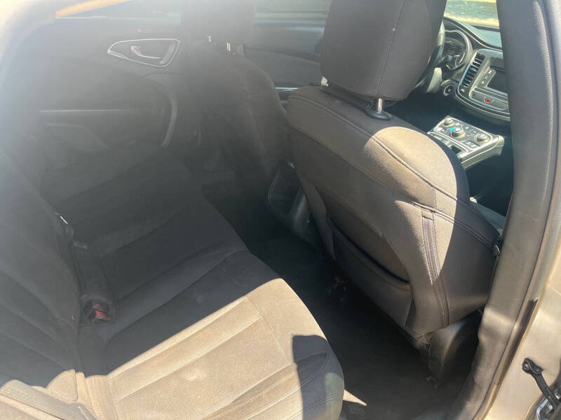 2016 Chrysler 200 Touring