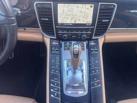 2015 Porsche Panamera 4