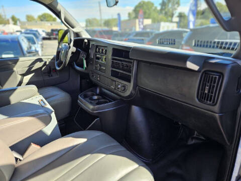 2017 Chevrolet Express 2500