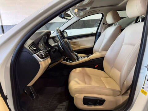 2016 BMW 5 Series 528i