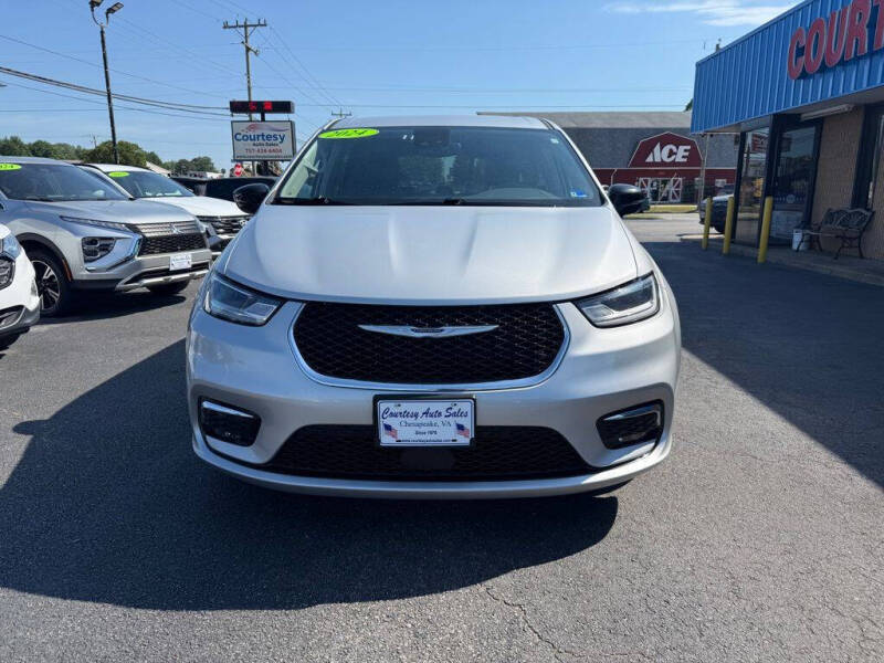 2024 Chrysler Pacifica Touring L