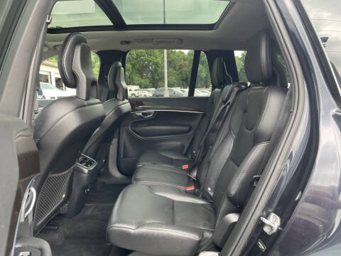 2017 Volvo XC90 T6 Momentum