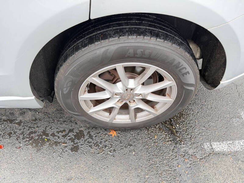 2011 Audi Q5 2.0T quattro Premium Plus