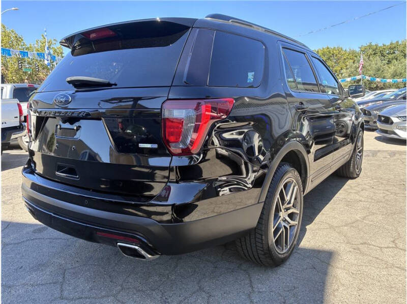 2017 Ford Explorer Sport
