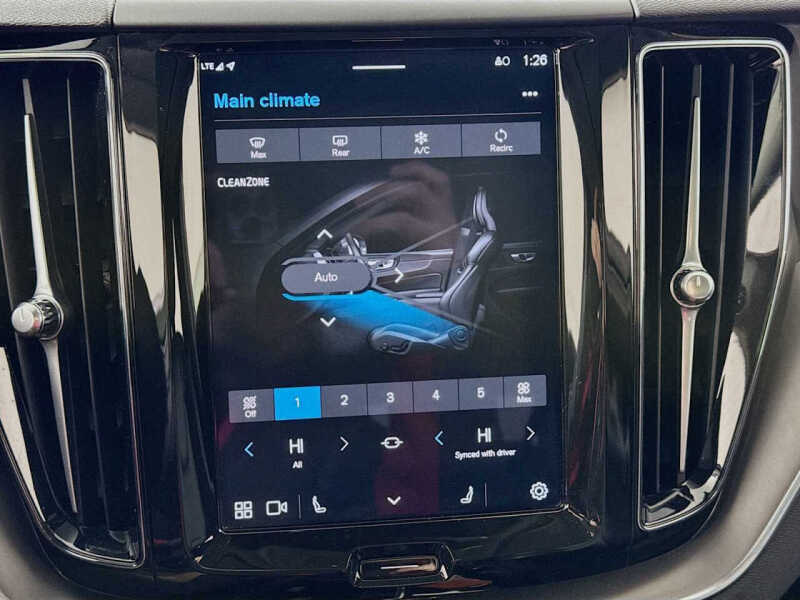 2025 Volvo XC60 B5 Core Dark Theme