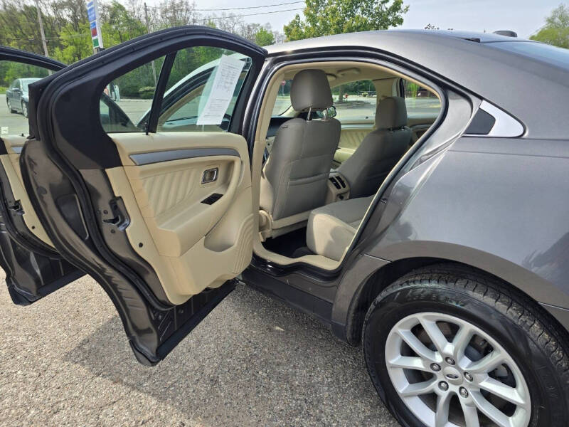 2015 Ford Taurus SE