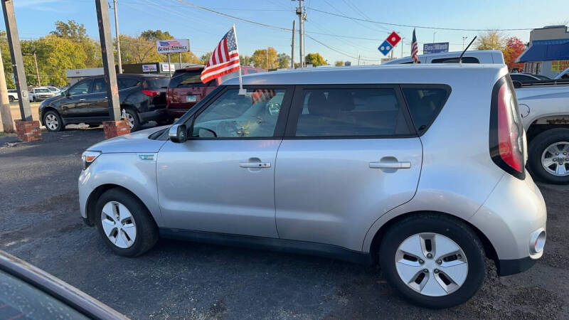2016 Kia Soul +