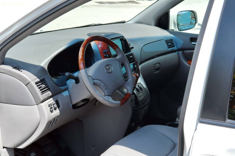 2010 Toyota Sienna XLE Limited