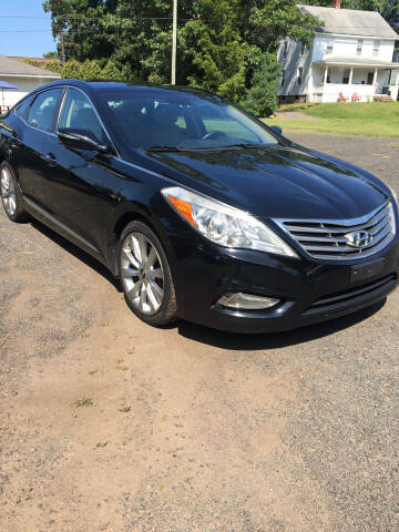 2012 Hyundai Azera for sale at MILLDALE AUTO SALES in Portland CT