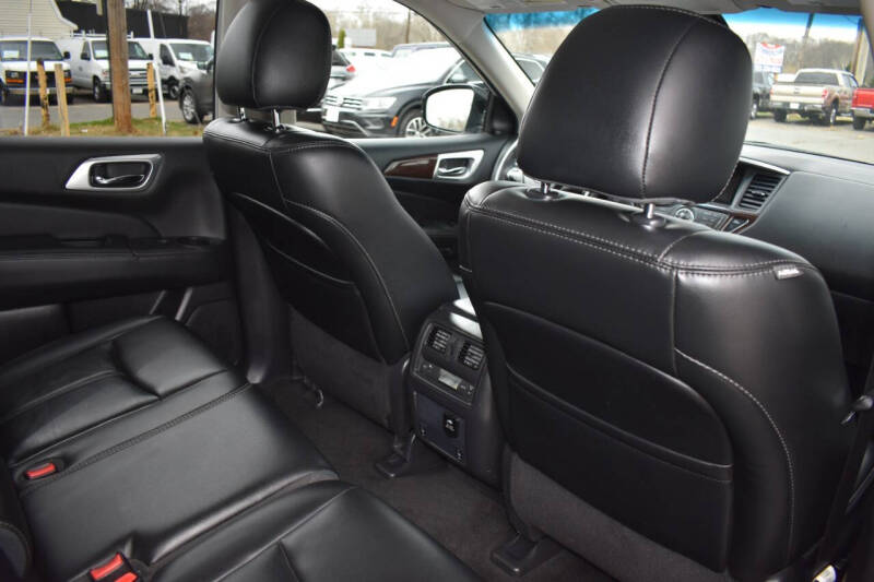 2016 Nissan Pathfinder SL