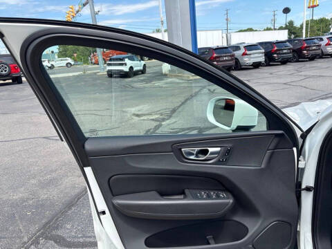 2023 Volvo XC60 B5 Core