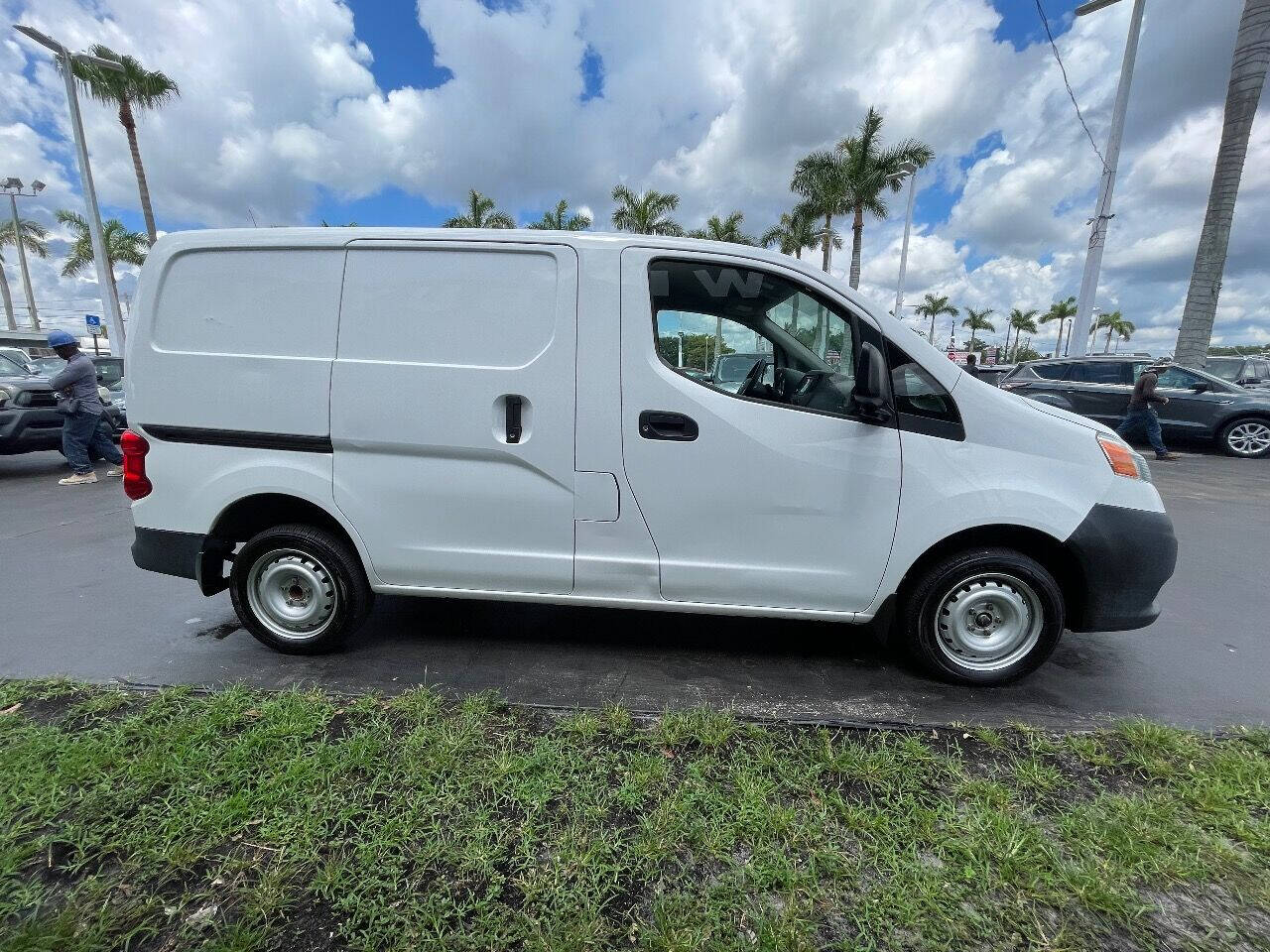 2018 Nissan NV200 Van - $18,900