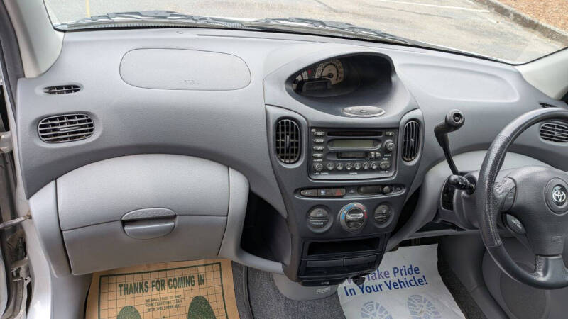 2000 Toyota Funcargo Yaris