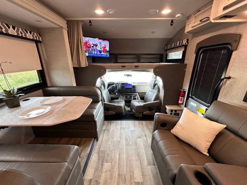 2022 Jayco Grayhawk 27, King Bed  Sleeps 6 , Gas Engine