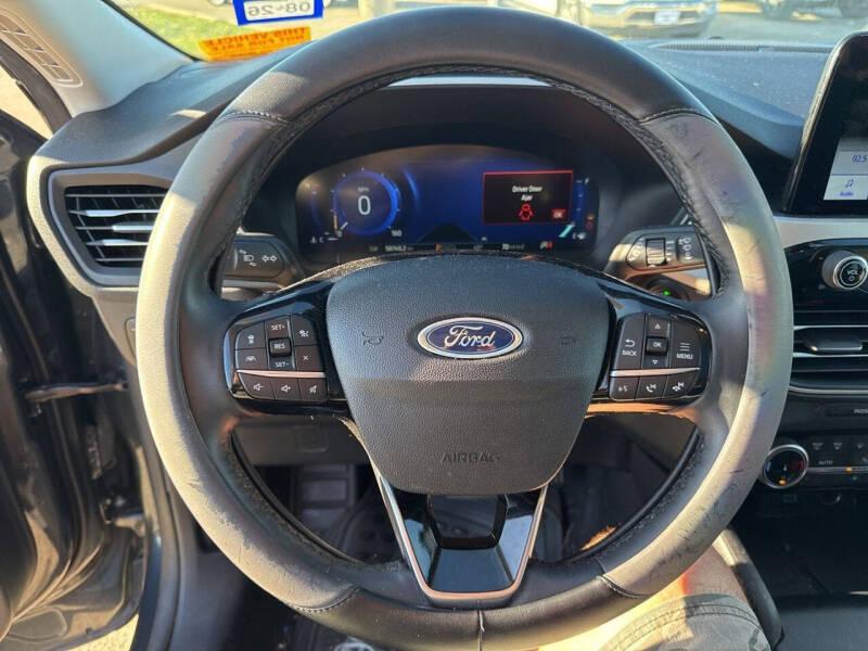 2022 Ford Escape SEL