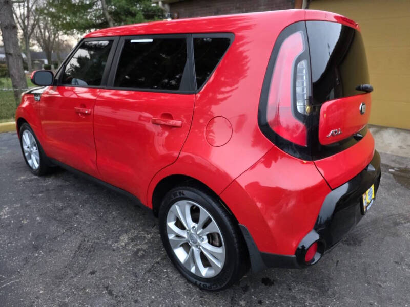 2016 Kia Soul +