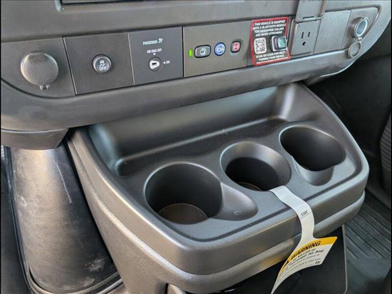 2025 Chevrolet Express 2500