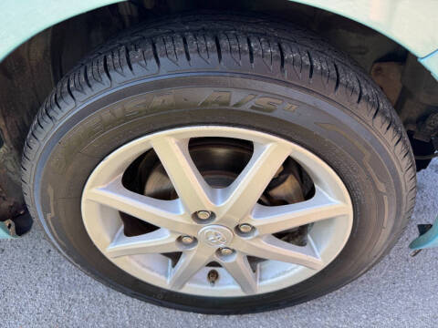 2013 Toyota Prius c Three
