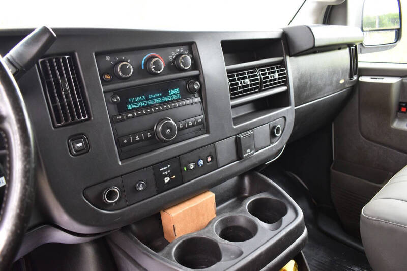 2022 Chevrolet Express LS 3500