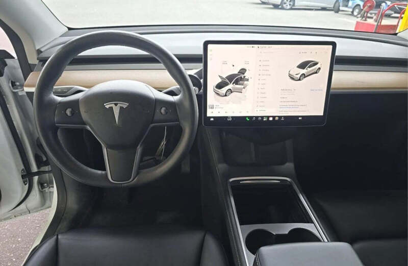 2023 Tesla Model Y Long Range