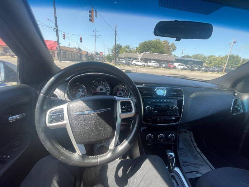 2013 Chrysler 200 Touring