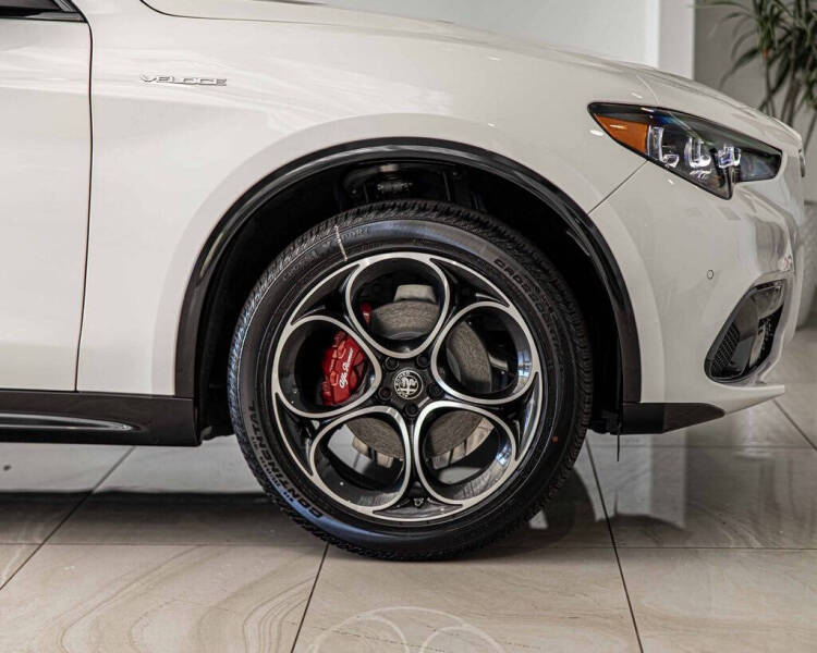 2025 Alfa Romeo Stelvio